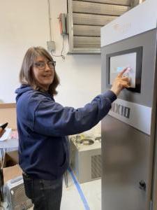 Patty turns on the 10kW transmitter for the first time